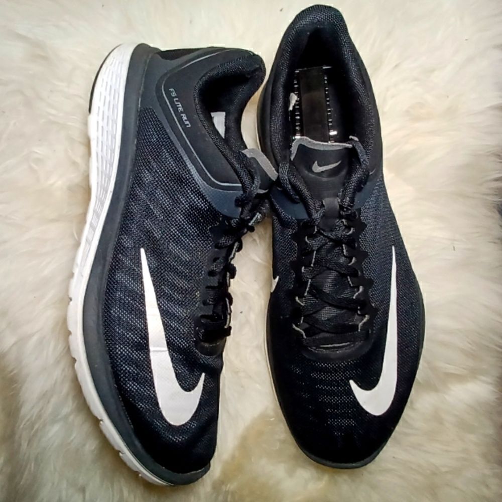 Nike FS Lite Run 4 Men’s Black Running Athletic Shoes  Size 9.5